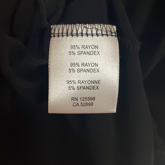 Ellen Tracy Black Knotted Top with Gold Should Buttons size XL - Picture 6 of 7